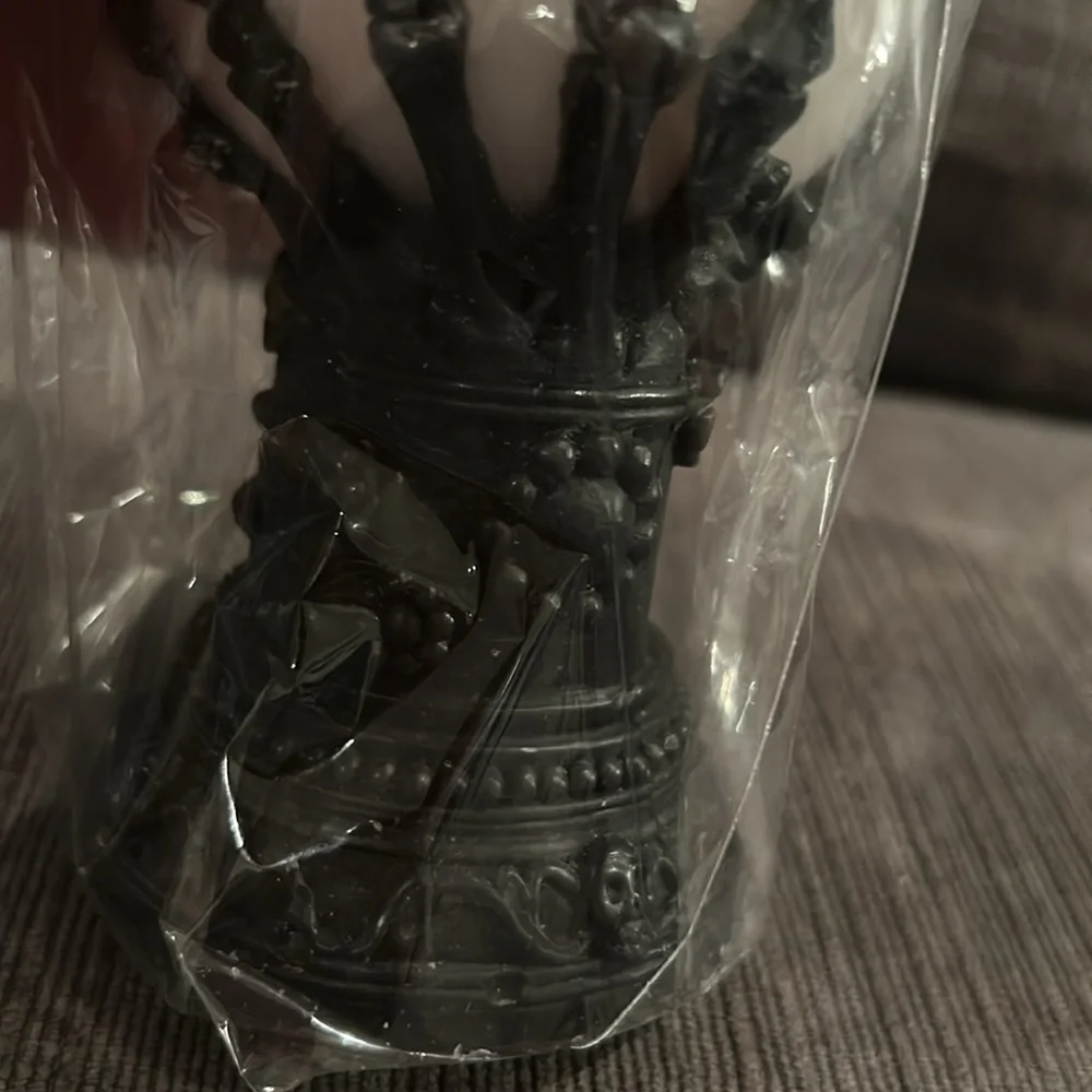 Bleeding Candle Skull Glass Ball NEW